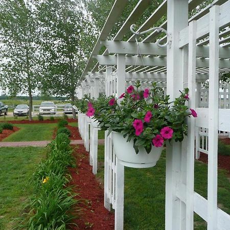Victorian Veranda Country Inn Лоренс Экстерьер фото
