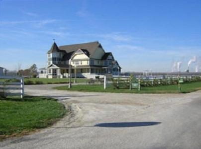 Victorian Veranda Country Inn Лоренс Экстерьер фото