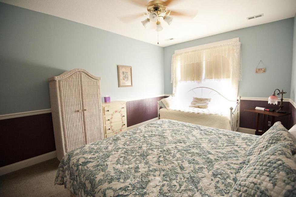 Victorian Veranda Country Inn Лоренс Номер фото