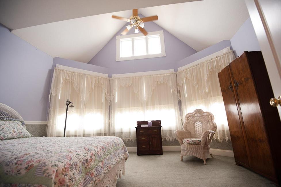 Victorian Veranda Country Inn Лоренс Номер фото